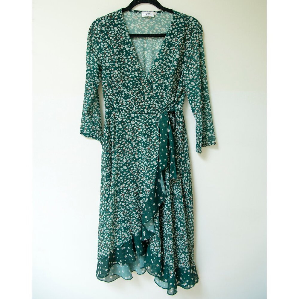 Øst London Green Floral Wrap Midi Dress with Ruffle Detail sz S/M